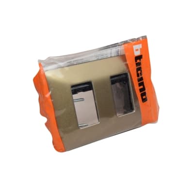 Placa de aluminio BTICINO AM503SM2TI · 2 módulos titanio Matix