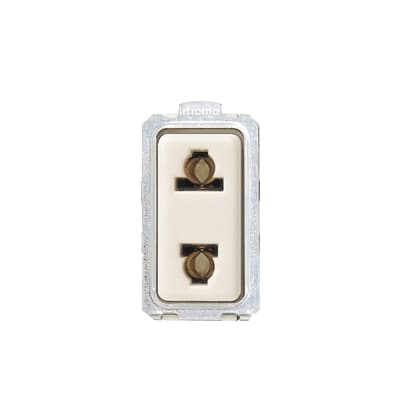 Tomacorriente universal BTICINO 5025 · 16A-250VAC MAGIC