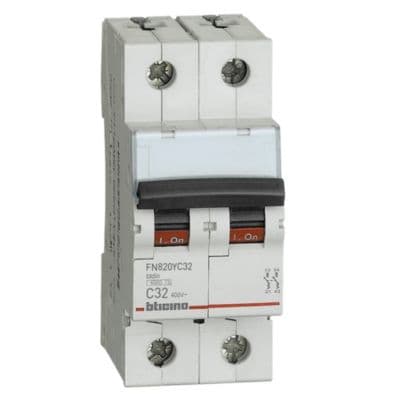 Interruptor termomagnético BTICINO FN820YC32 · 2P C32 10/6kA 220/440V C DIN btdin