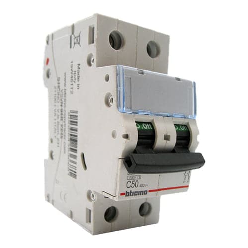 Interruptor termomagnético BTICINO FN820YC50 · 2P C50 10/6kA 220/440V C DIN btdin