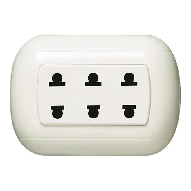 Tomacorriente triple BTICINO P96 · superf. 16A oval marfil