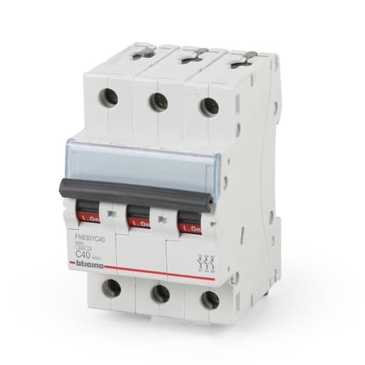 Interruptor termomagnético BTICINO FN830YC40 · 3P C40 10/6kA 220/440V C DIN btdin