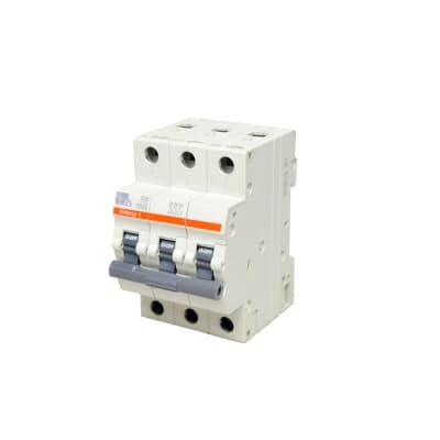 Interruptor termomagnético CONTROL SWITCHGEAR CSMBL3C32 · 3x32A 6kA 240/415V tipo C DIN