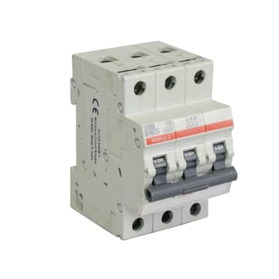 Interruptor termomagnético CONTROL SWITCHGEAR CSMBS3C63X · 3x63A 6kA 240/415V tipo C DIN