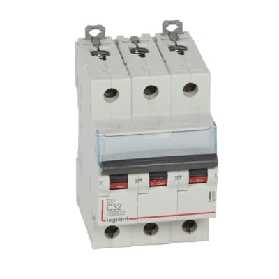 Interruptor termomagnético DIN LEGRAND 407862 · DX3 6000 C32, 3x32A, IEC 60947, 25kA/230VAC - 10kA/400VAC