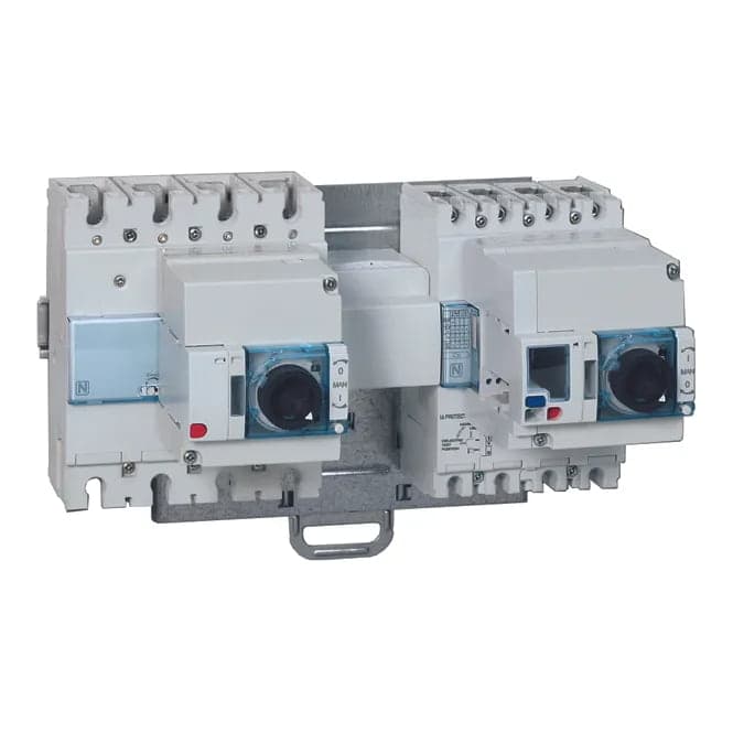 Placa para interbloqueo mecánico LEGRAND 421058 · 2 DPX3 160/250