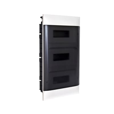 Tablero practibox LEGRAND 135013 · 36 polos para empotrar puerta ahumada