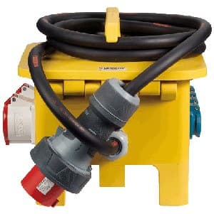 Imagen referencial de la serie: Caja combinacion MENNEKES 70040 · 1,16,32A 3P+N+T, 4 tomas schukos + cable 3 metros