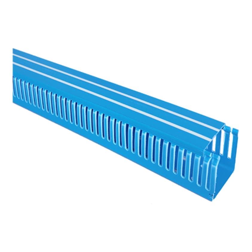 Imagen referencial de la serie: Canaleta ranurada OWEN · 60x60mm PVC azul, tapa con rayas blancas (tramo 2m) (OWEN-CANALETA-60X60-AZUL)